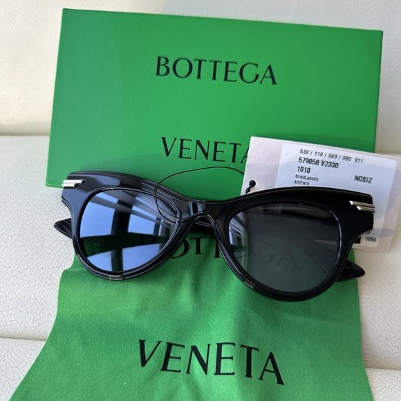 NEW BOTTEGA Veneta Cat-Eye Sunglasses Black Gold-tone Detail Transparent main image 2